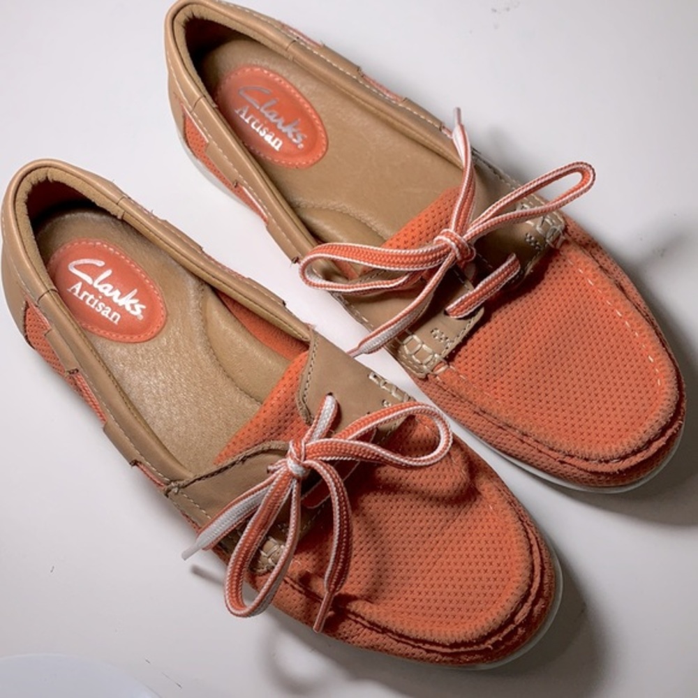 Clarks Artisan leather coral and tan lace up boat shoes with manmade soles
